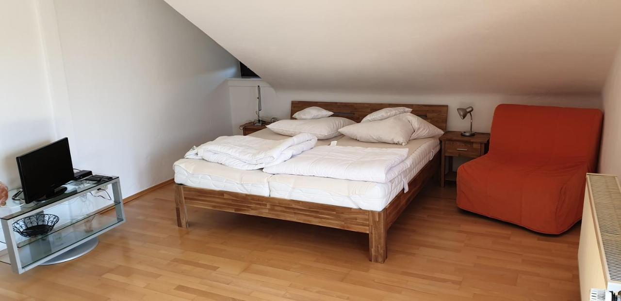 Ferienwohnung Hemmerl Bad Camberg Bagian luar foto